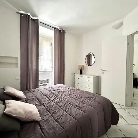 公寓 Lovely Cozy On Loved Historic Staircase In Centro E A 6 Minuti Dalla Stazione 斯培西亚
