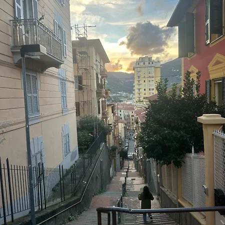 Lovely Cozy On Loved Historic Staircase In Centro E A 6 Minuti Dalla Stazione 斯培西亚