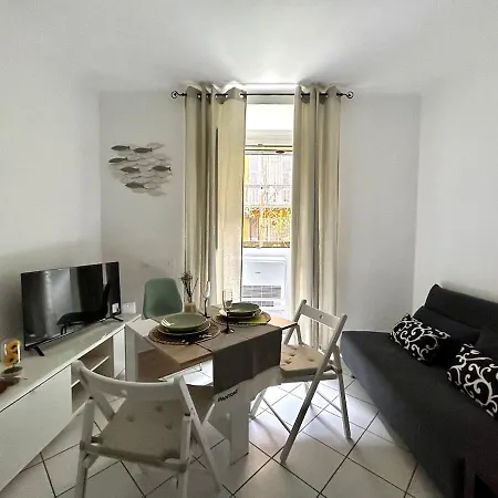 公寓 Lovely Cozy On Loved Historic Staircase In Centro E A 6 Minuti Dalla Stazione 斯培西亚