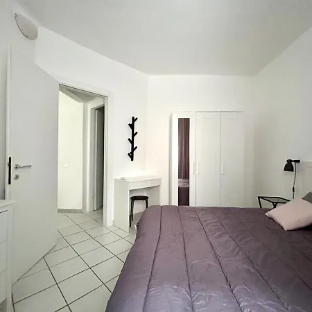 Lovely Cozy On Loved Historic Staircase In Centro E A 6 Minuti Dalla Stazione