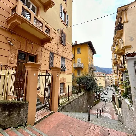 公寓 Lovely Cozy On Loved Historic Staircase In Centro E A 6 Minuti Dalla Stazione