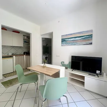 Apartment Lovely Cozy On Loved Historic Staircase In Centro E A 6 Minuti Dalla Stazione *