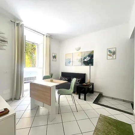 Lovely Cozy On Loved Historic Staircase In Centro E A 6 Minuti Dalla Stazione * 斯培西亚