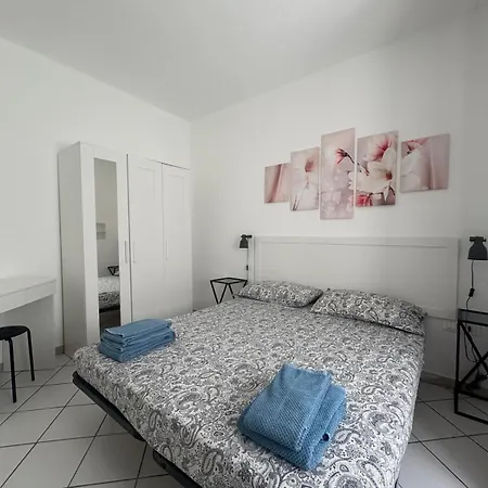 Lovely Cozy On Loved Historic Staircase In Centro E A 6 Minuti Dalla Stazione *