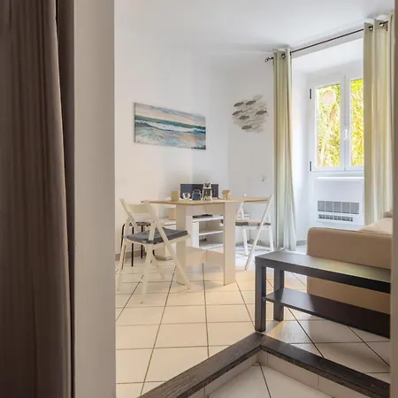 公寓 Lovely Cozy On Loved Historic Staircase In Centro E A 6 Minuti Dalla Stazione 斯培西亚